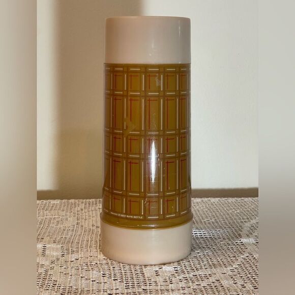 Aladdin kitchen || Vintage Aladdins vintage thermo bottle || Plaid thermos - Picture 3 of 10